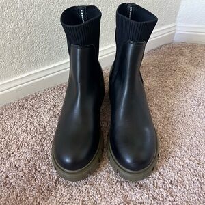 Steve Madden Black Chelsea Ankle Boots with Olive Lug Sole